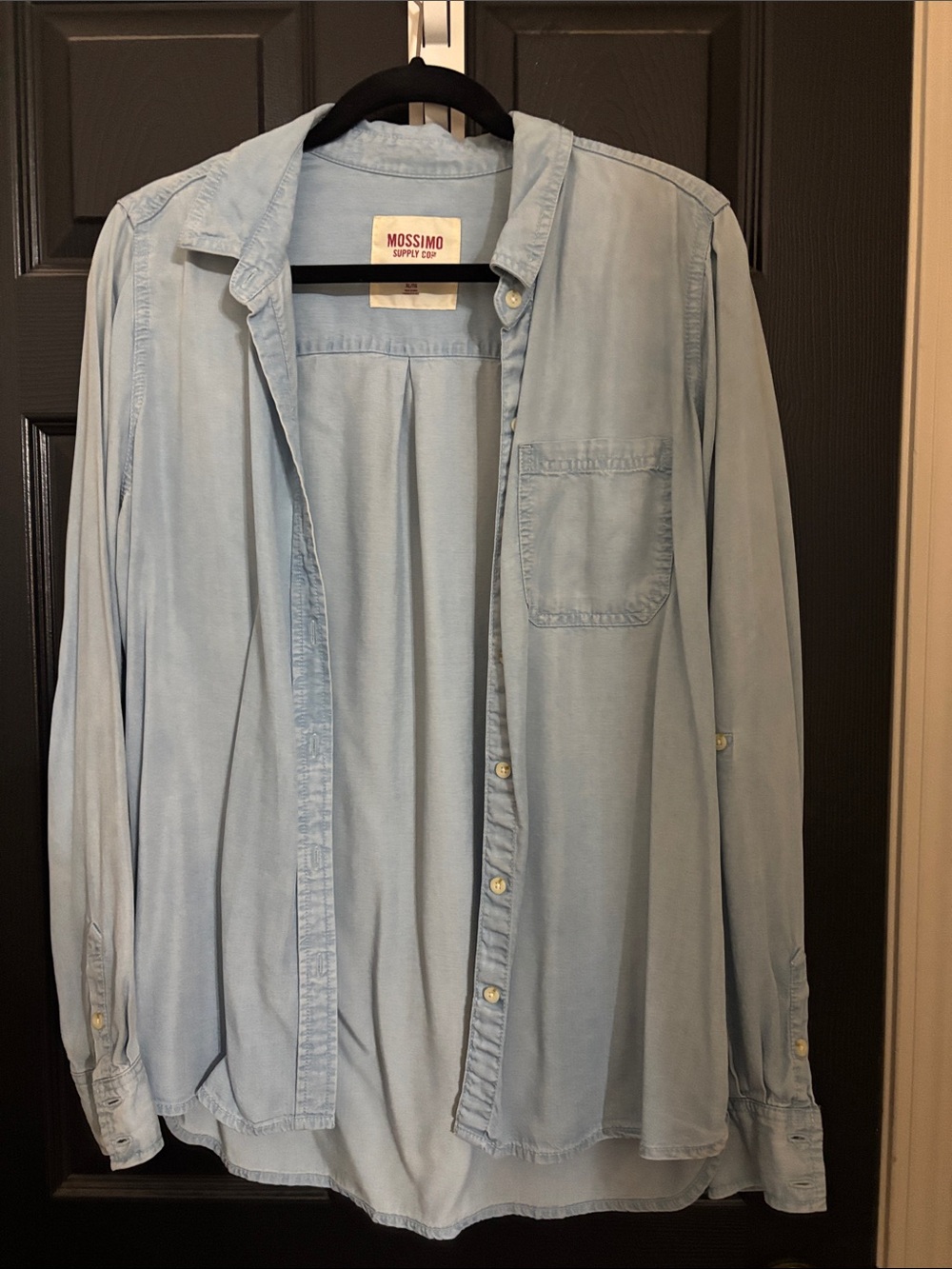 Mossimo Supply Co. Pale Blue Lightweight Button-Down Shirt